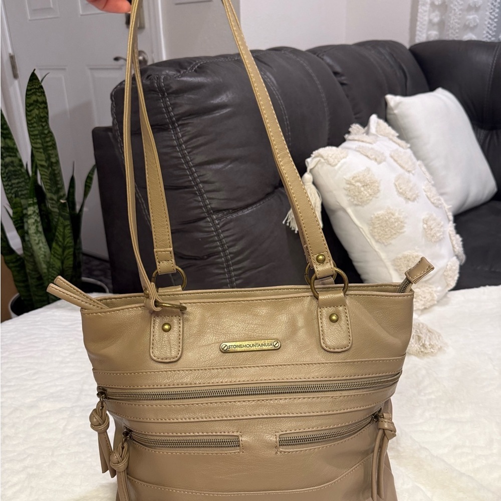 2 x 20$ Stone Mountain Tan Crossbody Bag